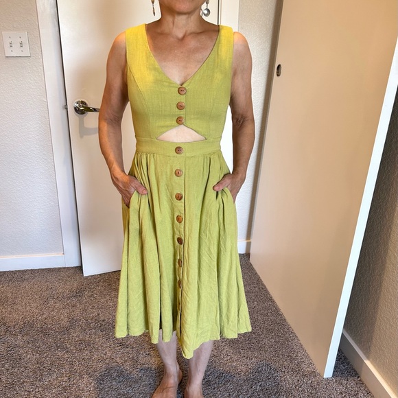 Modcloth green linen cutout summer dress - Picture 1 of 3
